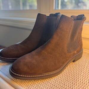 Clarks Men's Brown Suede Chelsea Boots